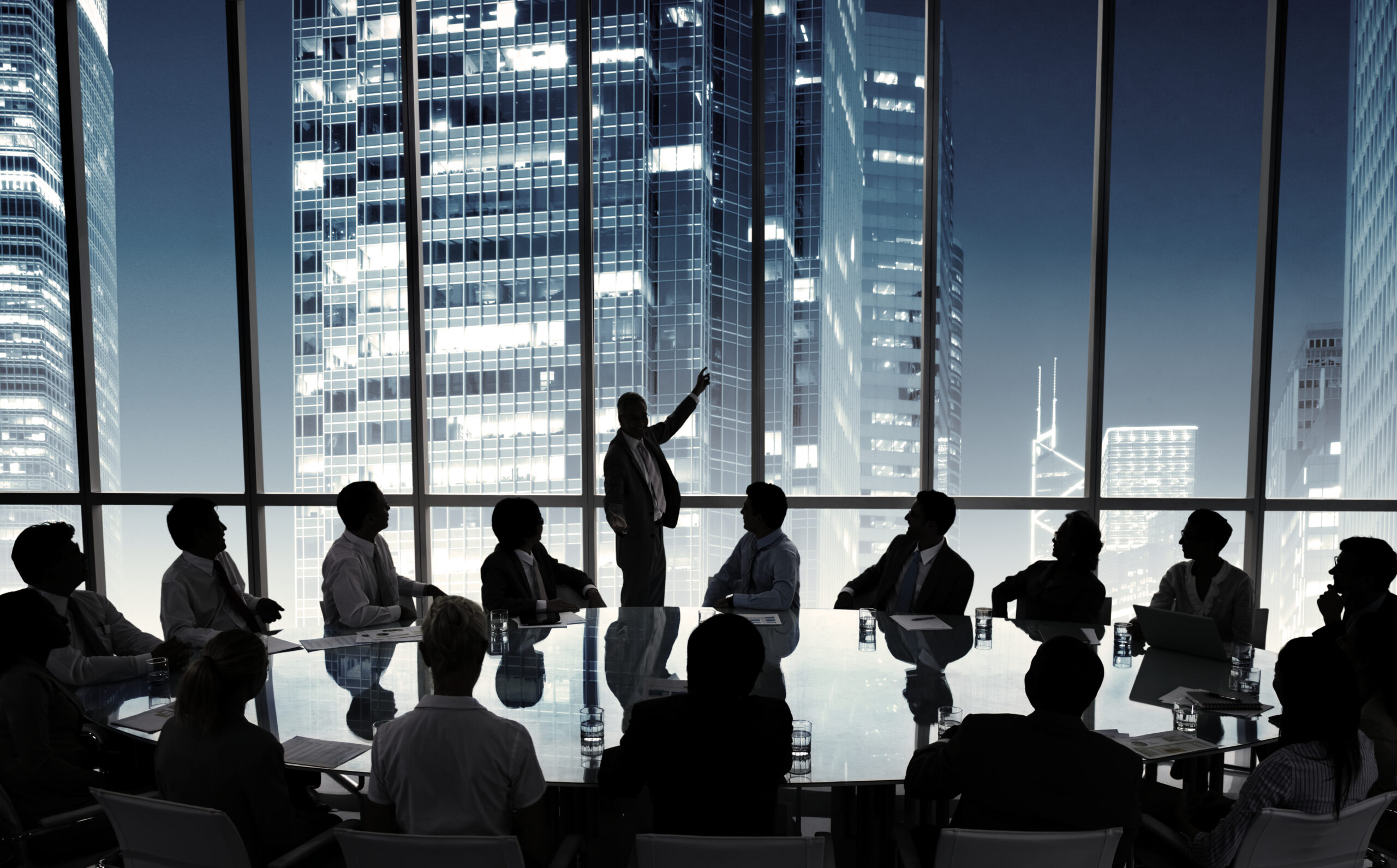 7 Dale Carnegie Leadership Principles That Build Strong Teams